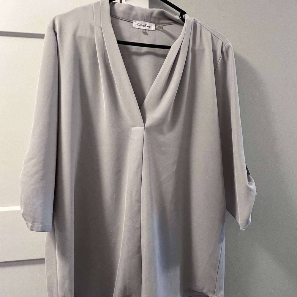 3/4 sleeve gray blouse